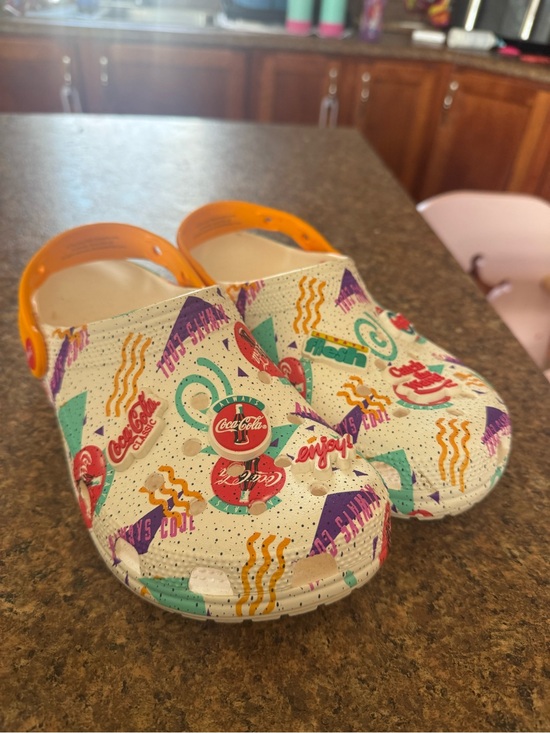 CROCS Shoes - Coca Cola White Clogs Retro Print RARE size W8 M6